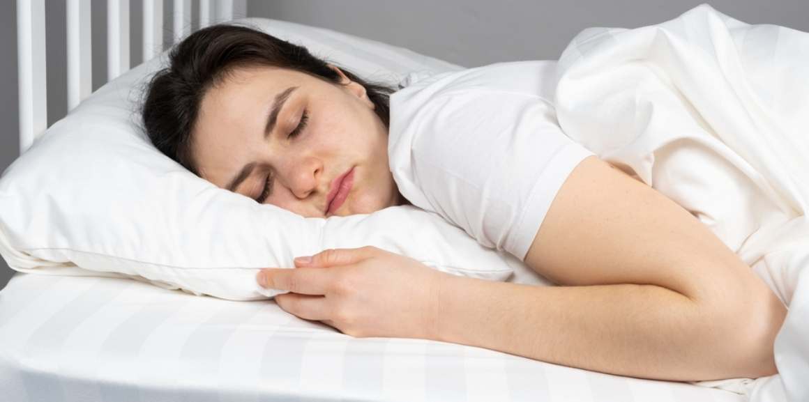 Tipy pro zmírnění nepohodlí při spánku na břiše